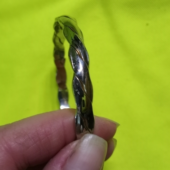 Silvertone braided Bangle bracelet - Picture 4 of 4